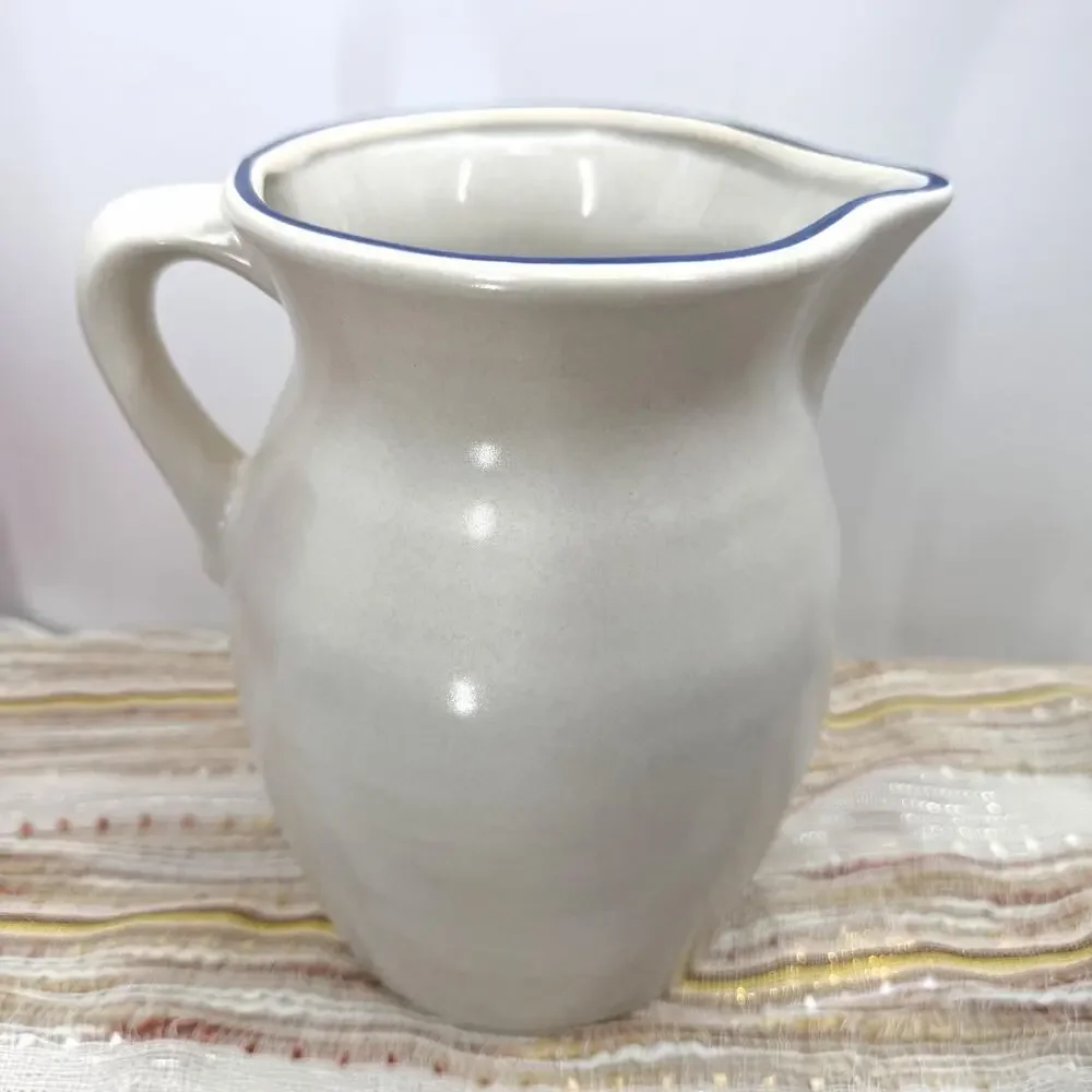 Vintage Pfaltzgraff Yorktowne Blue Floral Stoneware Pitcher 7" x 8" Farmhouse - Picture 3 of 8